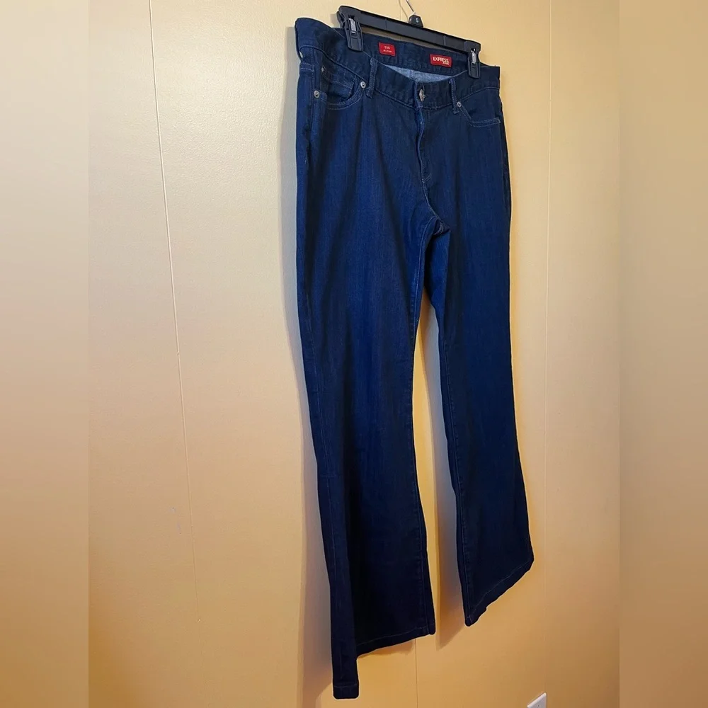 Express Jeans - Picture 2 of 8